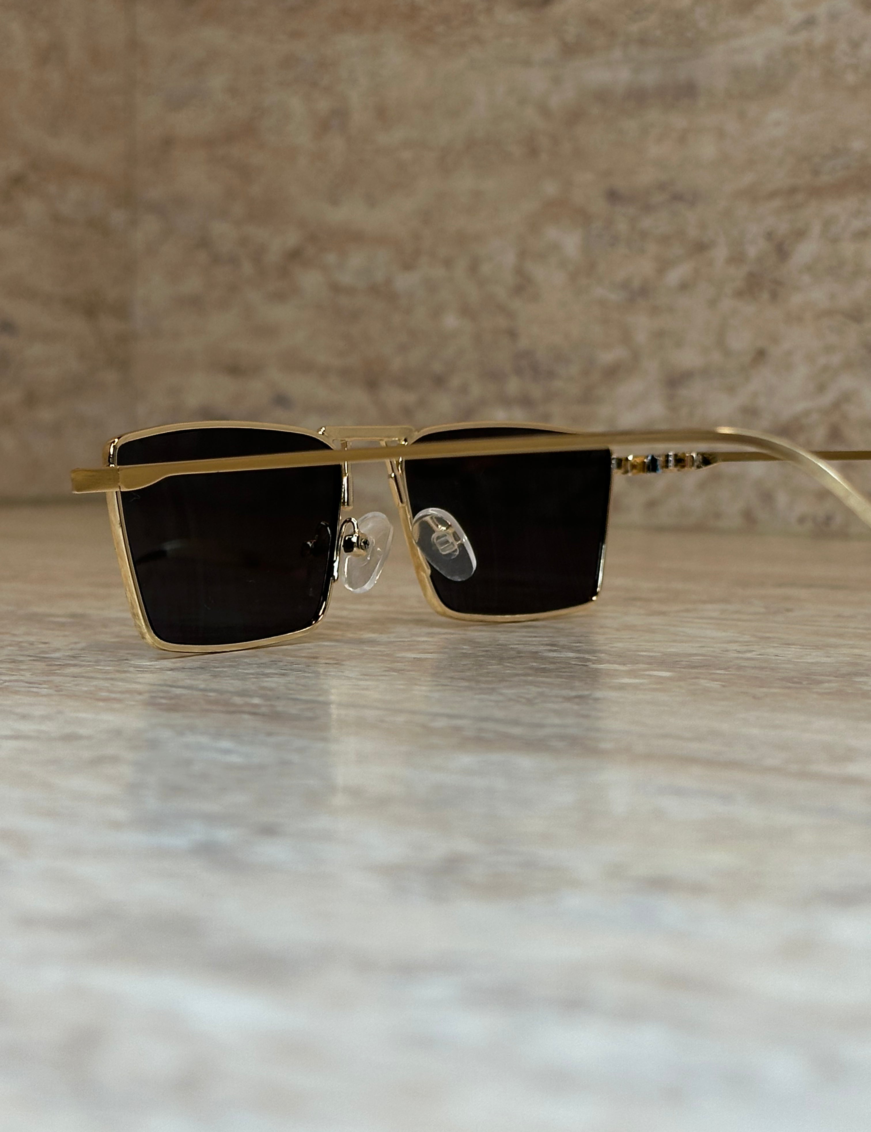 Bold Glasses Black Gold