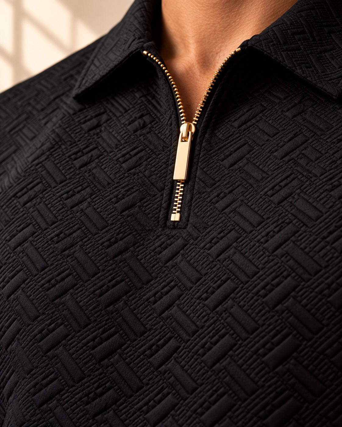 Lumière Black Half Zip Gold - VITCHI VILANI